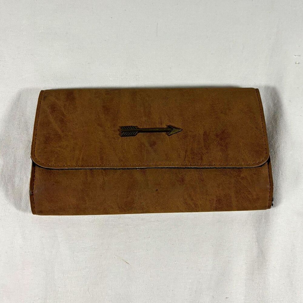 Men’s Brown Trifold Wallet w/ Arrow Accent, Snap Closure, Credit Card Slots